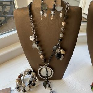 Treska necklace, bracelet and earring set